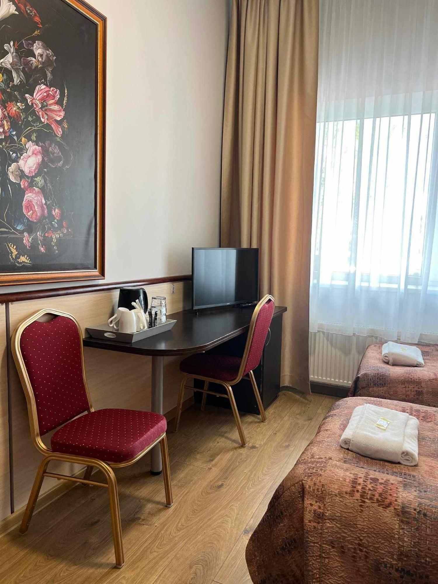 Via Baltica Otel Sargėnai Dış mekan fotoğraf