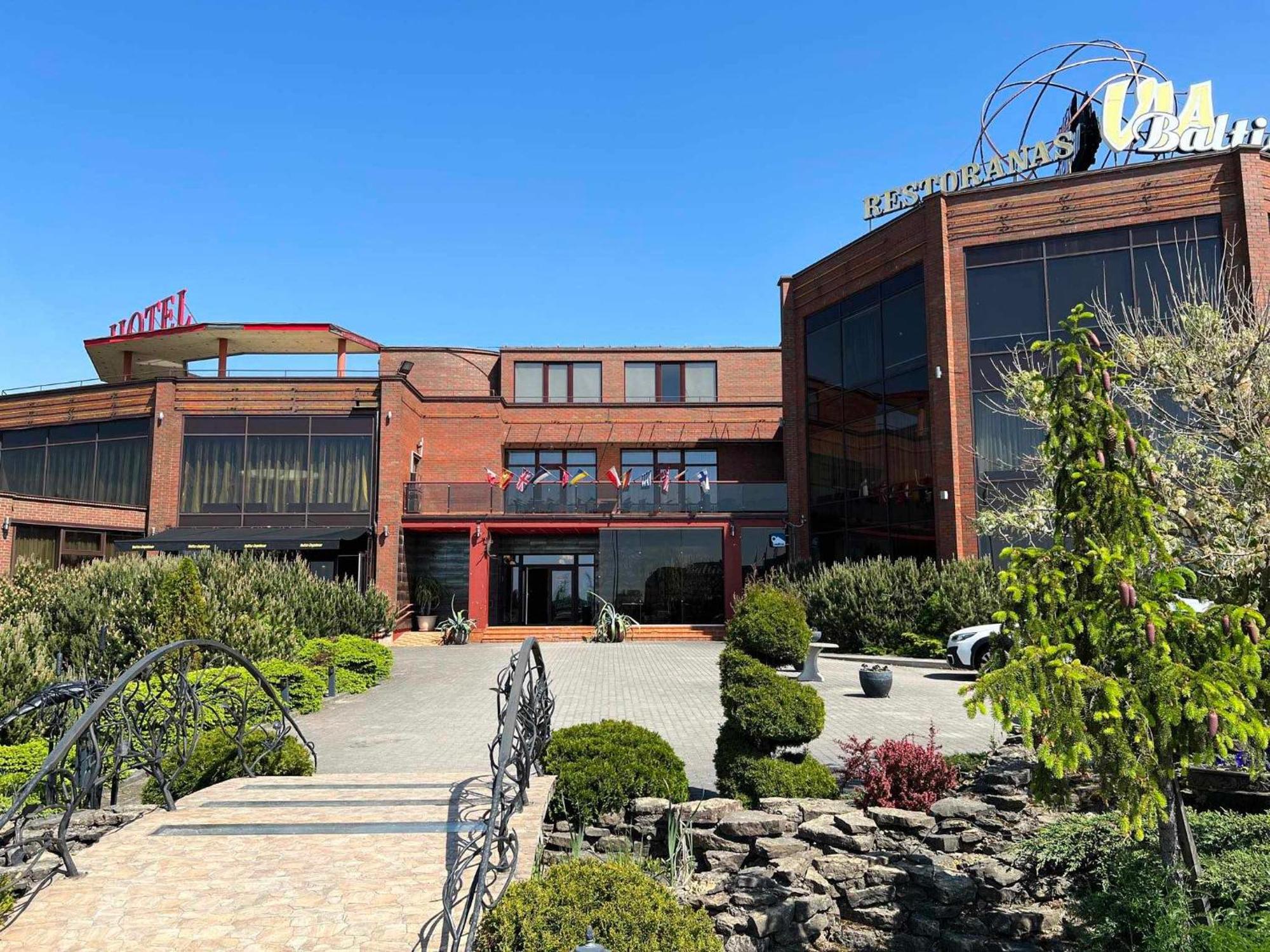 Via Baltica Otel Sargėnai Dış mekan fotoğraf